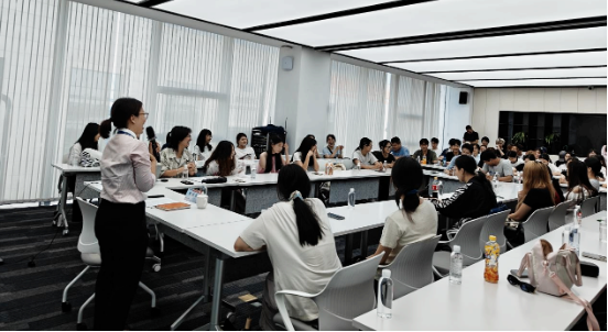 Quangong Co., Ltd-д зочилж, ухаалаг тоосго хийх нууцыг судлаарай